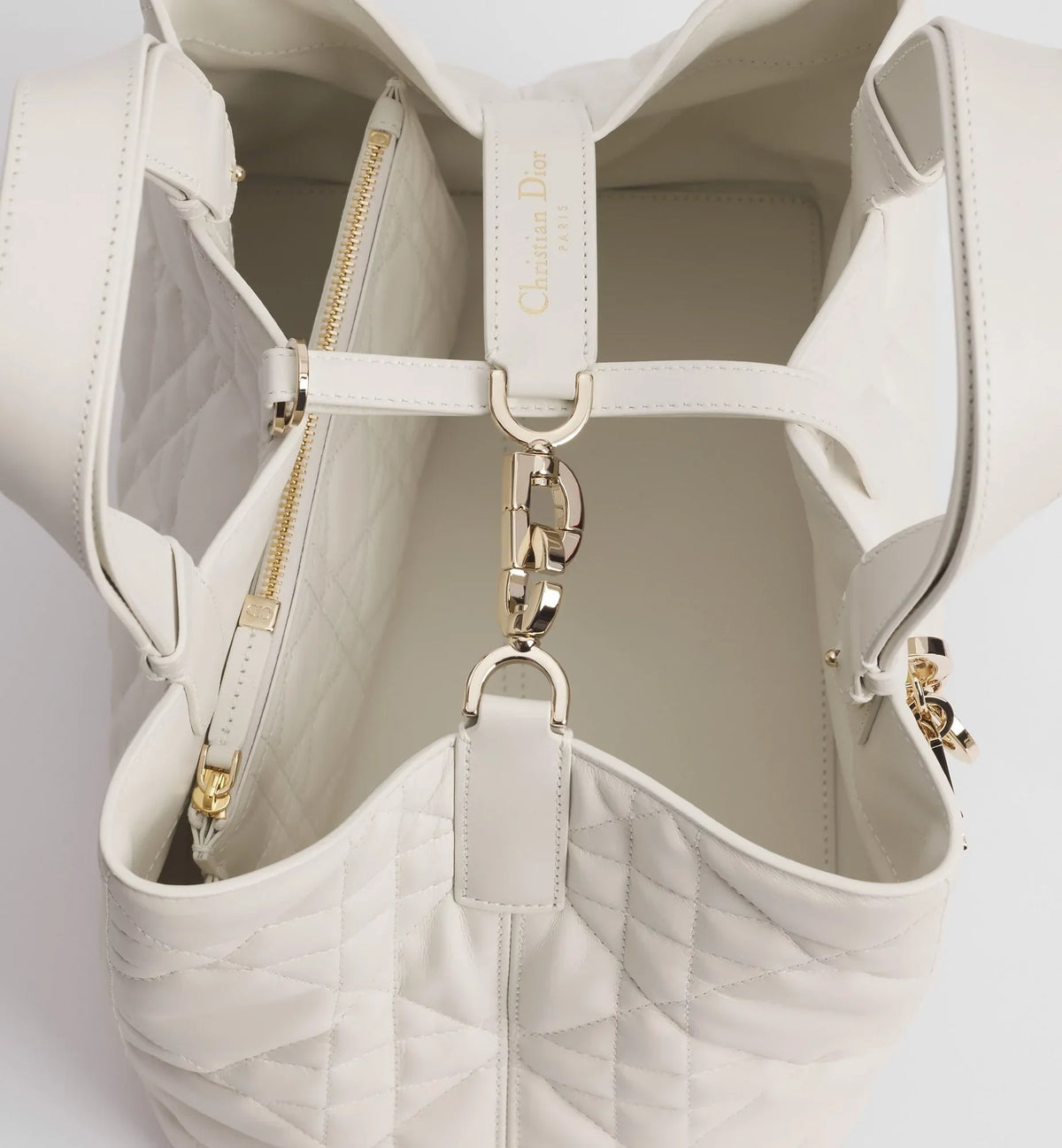 Borsa Media Toujours Latte
