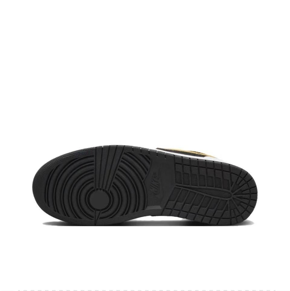 Air Jordan 1 Low “Reverse Panda”