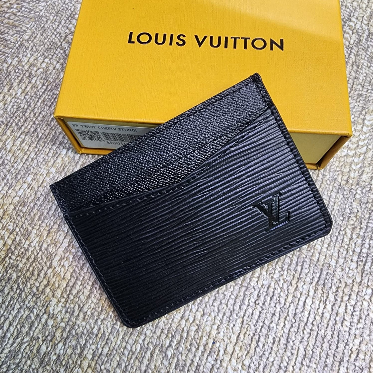 Porta carte di credito in pelle Epi nera Neo
