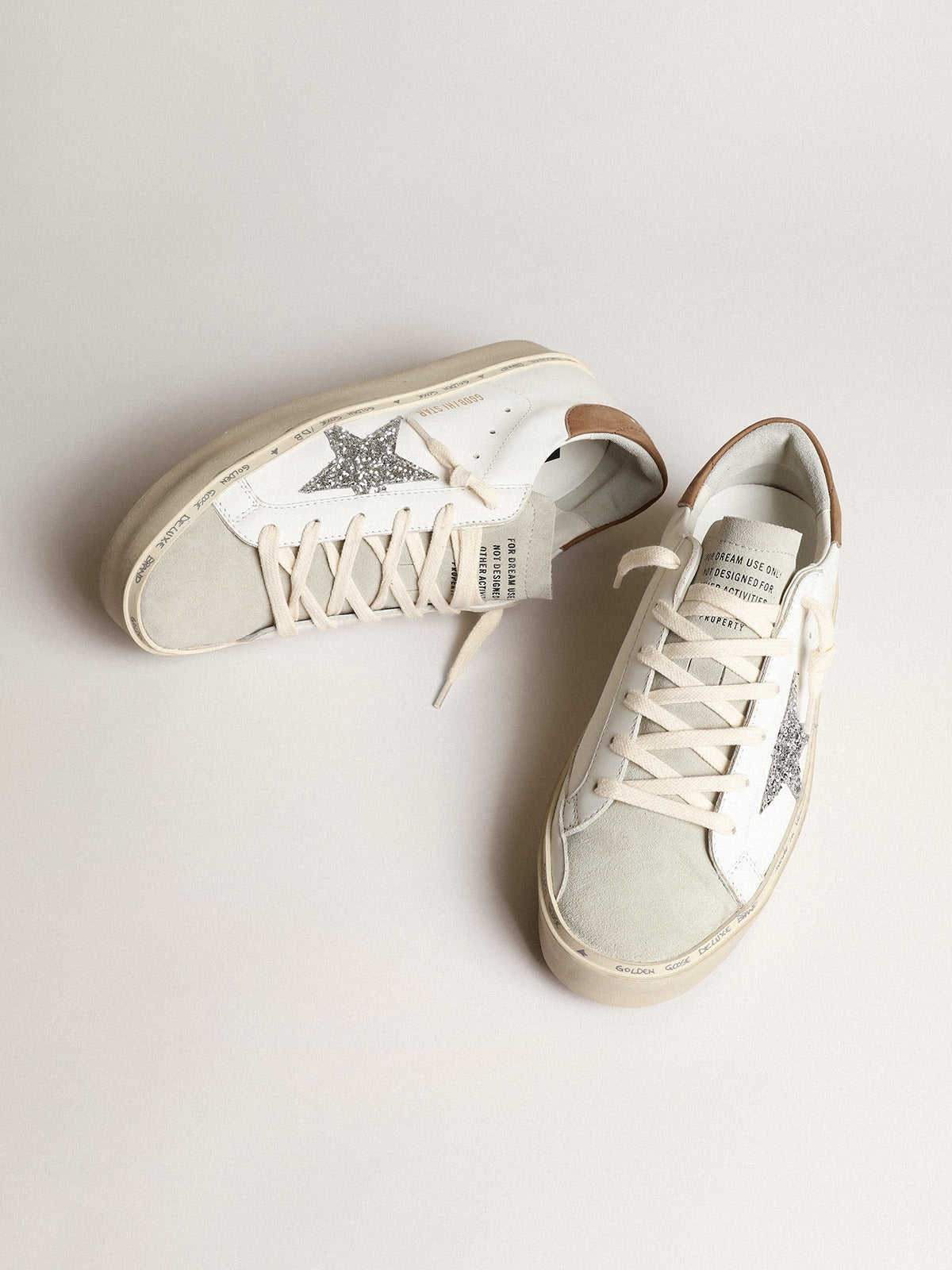 Stella in glitter argento e talloncino in nabuk tortora