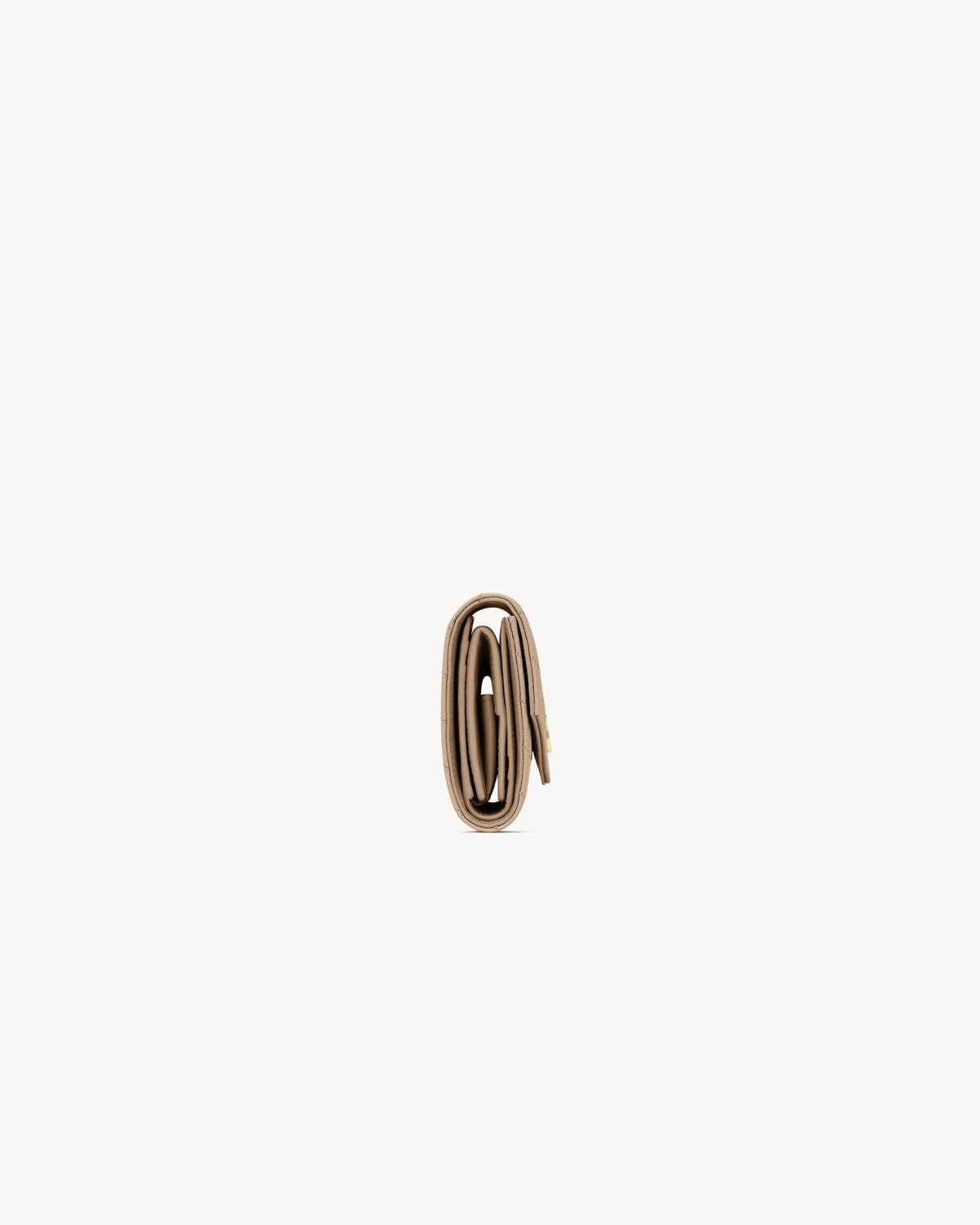 PORTAFOGLIO MULTIPIEGHE CASSANDRE MATELASSÉ BEIGE