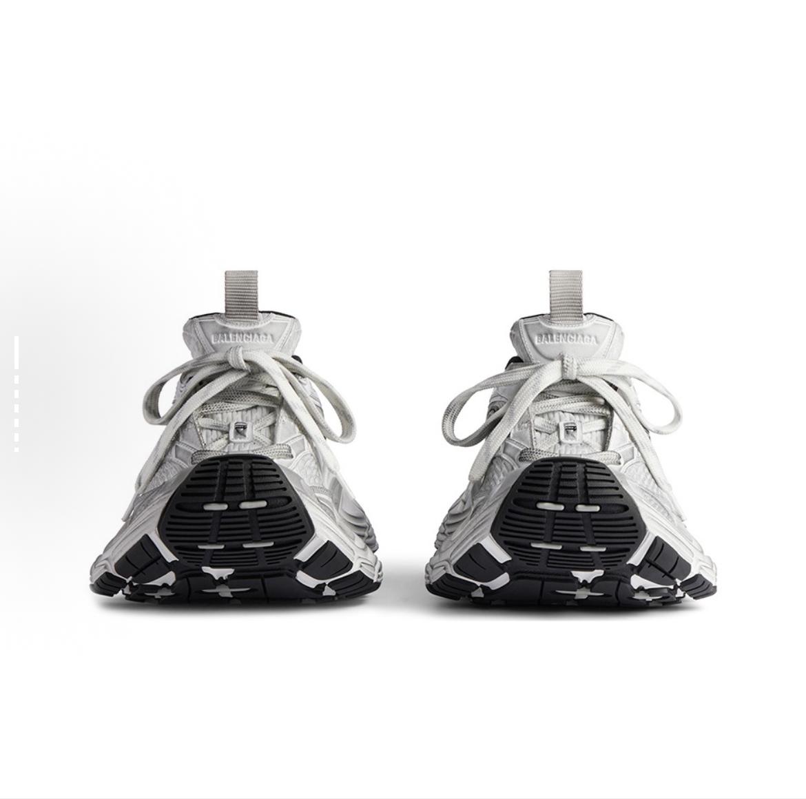 Balenciaga 10XL
