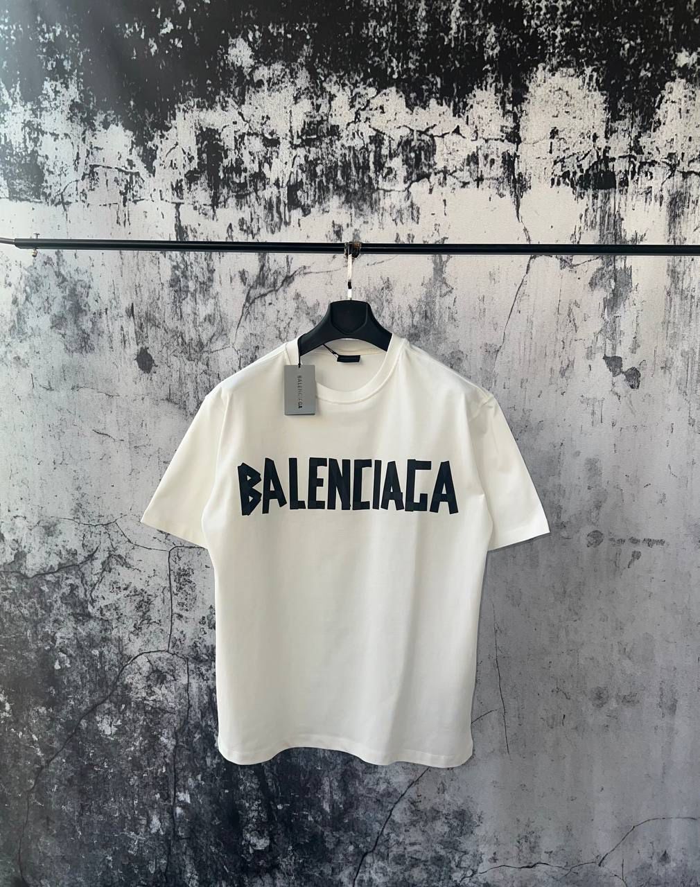 T-shirt Balenciaga "Tape Type"